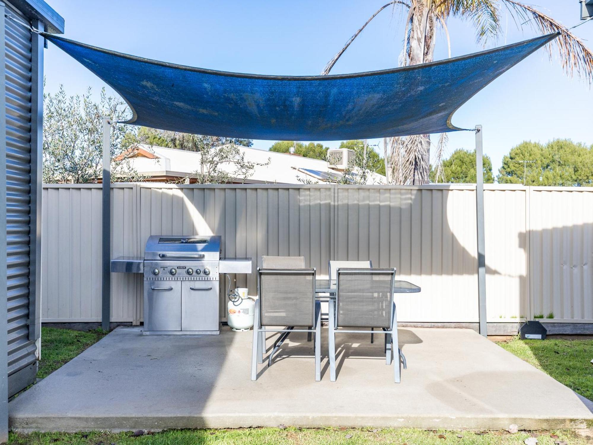 Nrma Yarrawonga Mulwala Holiday Park Room photo