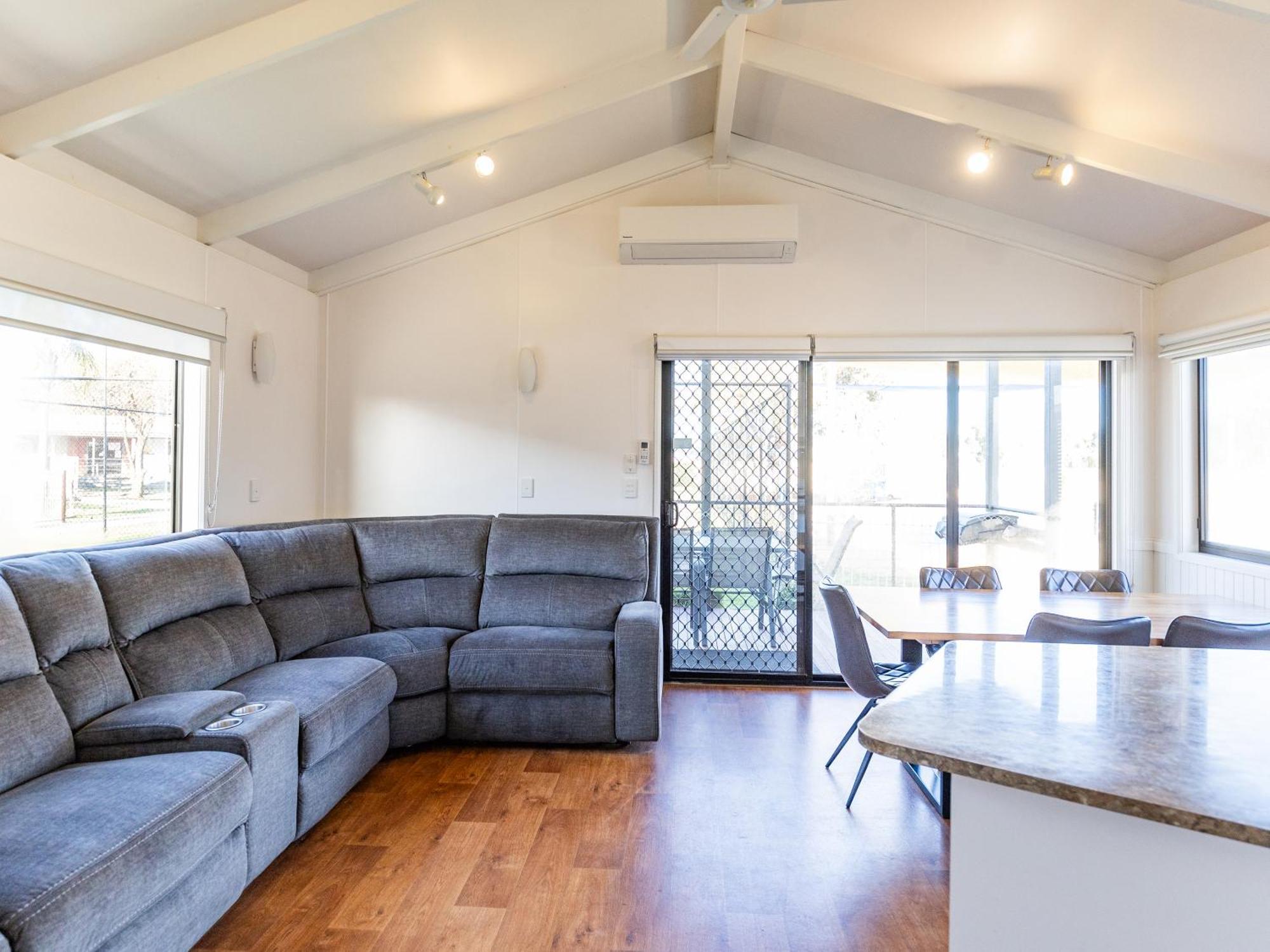 Nrma Yarrawonga Mulwala Holiday Park Room photo