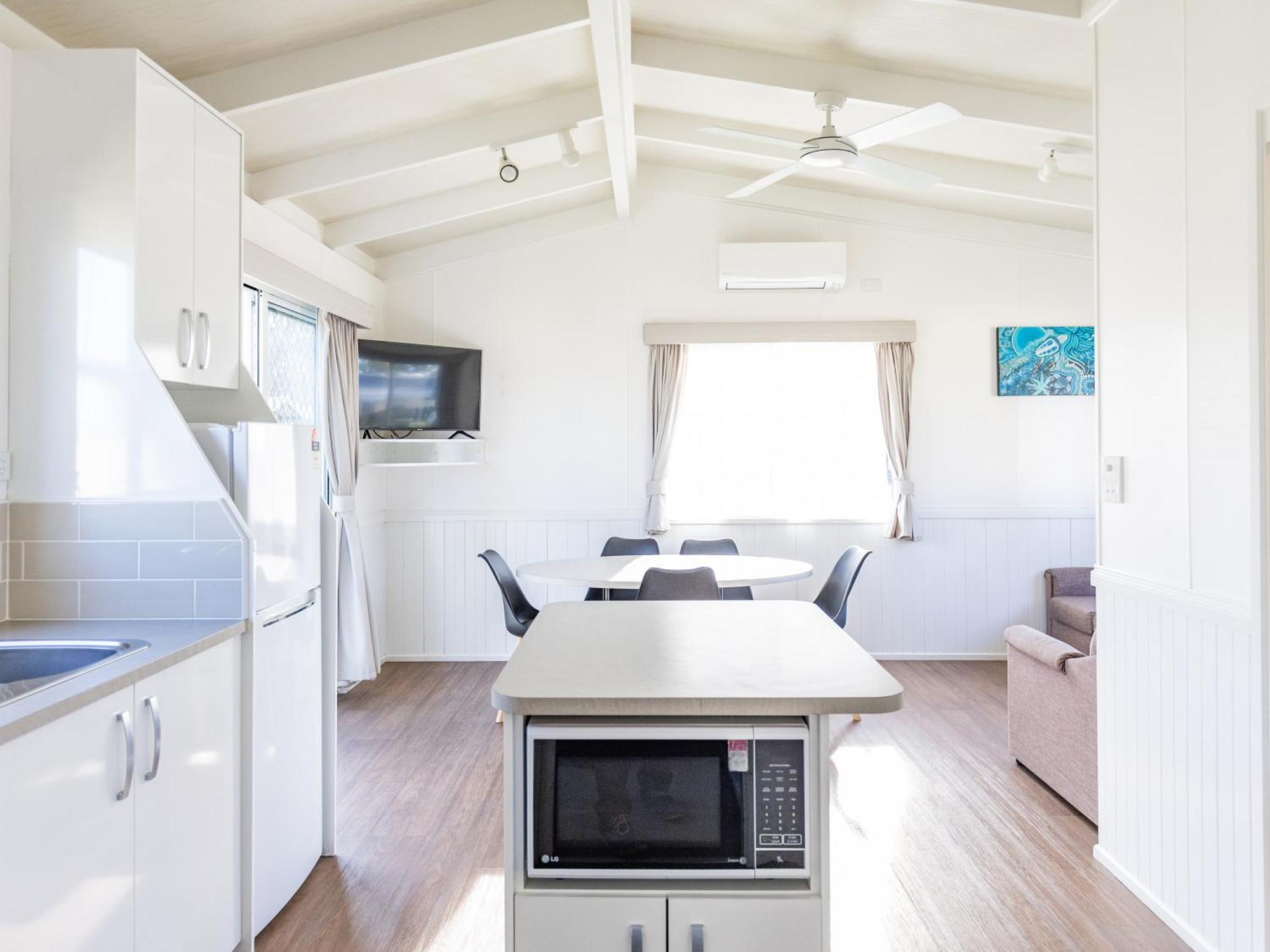 Nrma Yarrawonga Mulwala Holiday Park Room photo