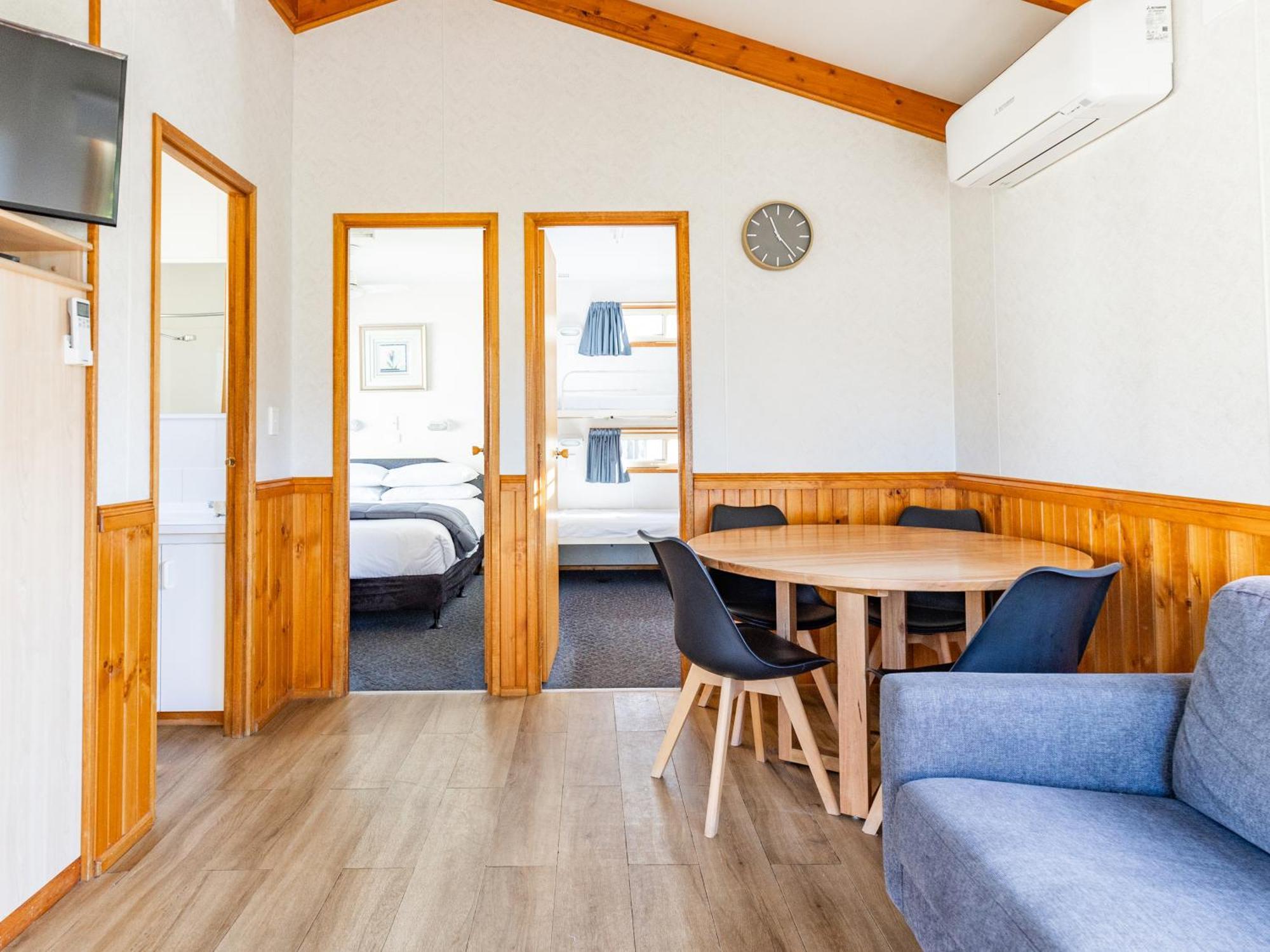 Nrma Yarrawonga Mulwala Holiday Park Room photo
