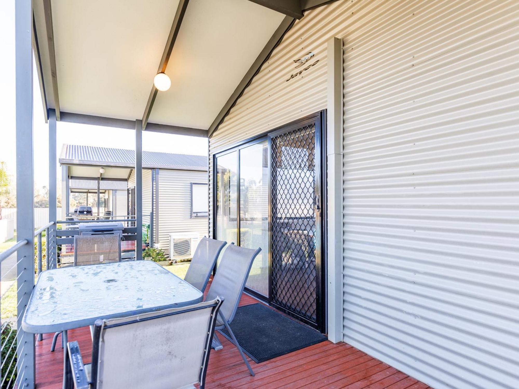 Nrma Yarrawonga Mulwala Holiday Park Room photo